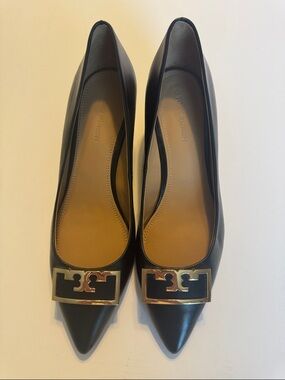 Tory Burch Black Pointed Toe Leather Flats with Gold Logo Plaque